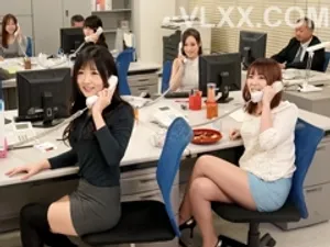 New Touch - Cô thư ký tóc đỏ bốc lửa Athena Renee quan hệ với sếp